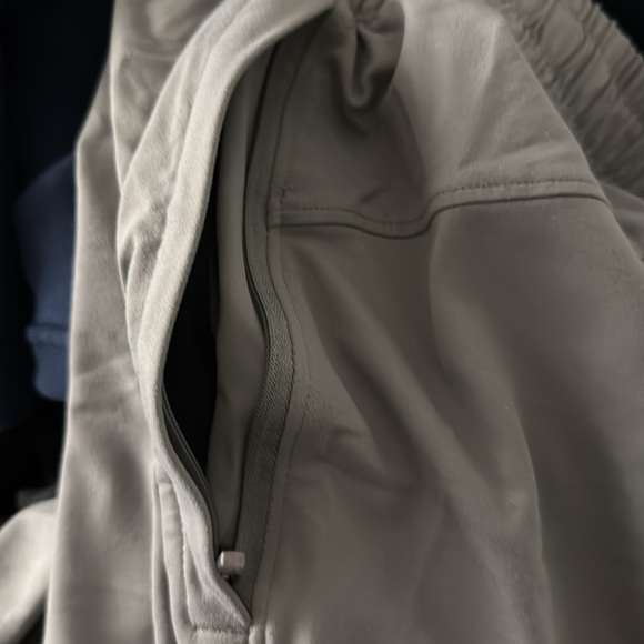 Under Armour Meridian Shorts - Picture 5 of 5